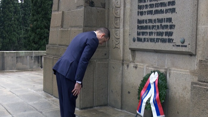 Počast borcima na Zejtinliku